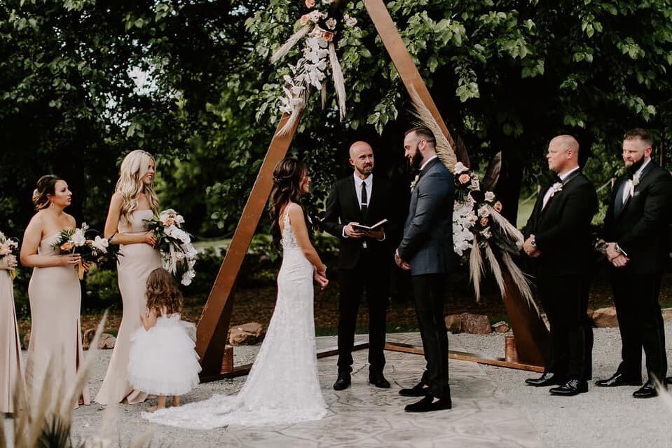 Olivia + Josh are the epitome of style and grace. Everything about their big day was impeccable and their future together as husband and wife will undoubtedly be as amazing as they are!

officiant: Joe Crenshaw
planning+design: @maxwellandgray
venue:
