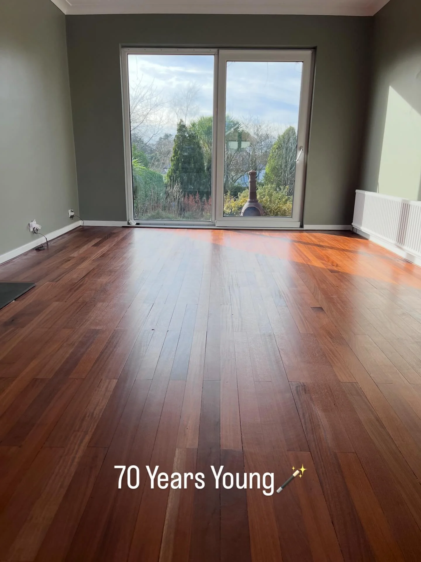 Swipe Left for Before and Afters
#oldwoodfloorsrestoredtocool💎 
.
.
.
.
.
#floorsanding 
#northernireland 
#woodenfloors 
#northdown