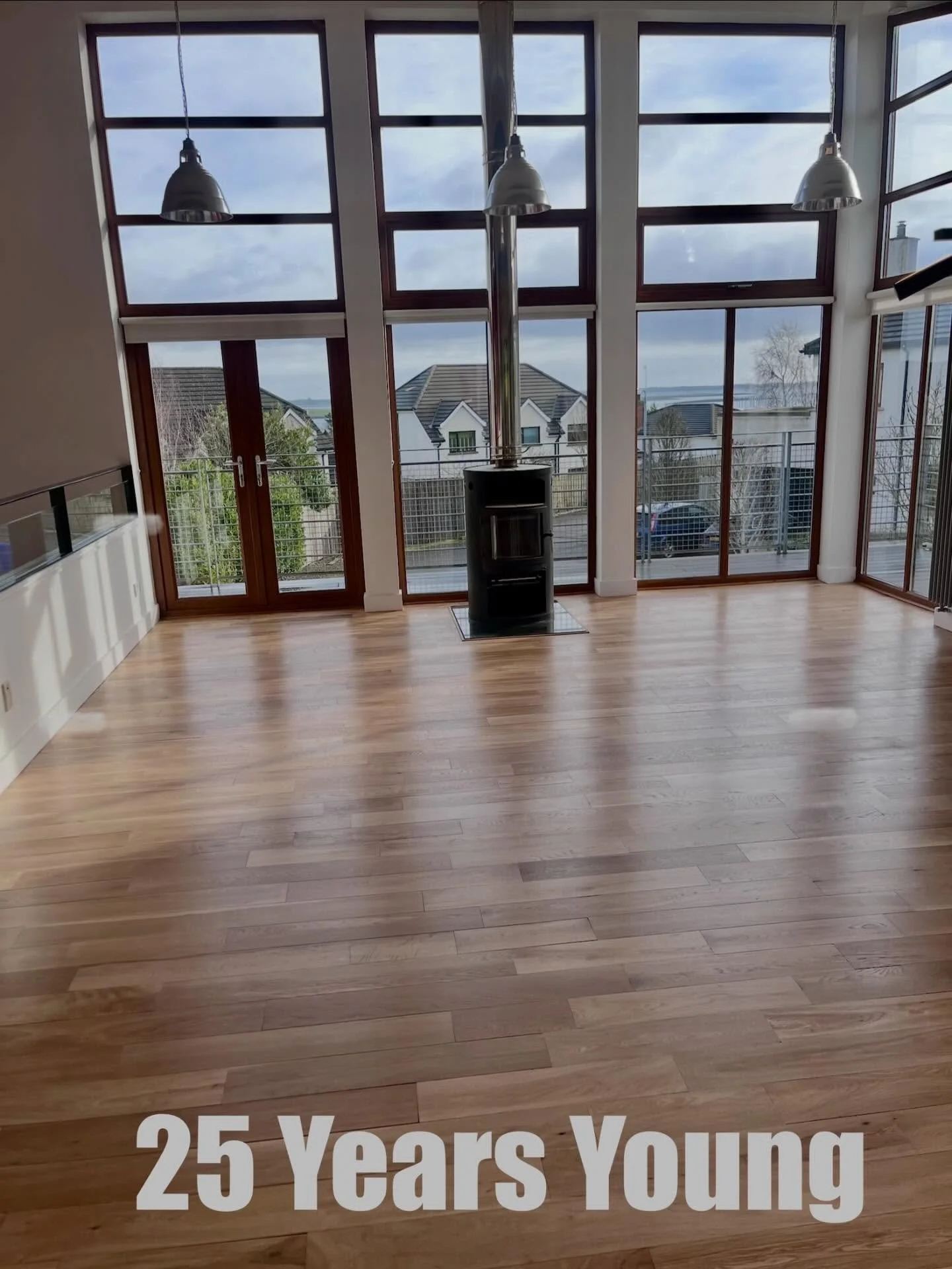 AFTERS/Sometimes it's just a natural finish🙏🏻
Wooden floor Experts💪🏻
.
.
.
.
.
.
.
.
.
.
#floorsanding 
#Belfast
#Tradesmen
#northernireland 
#ulster