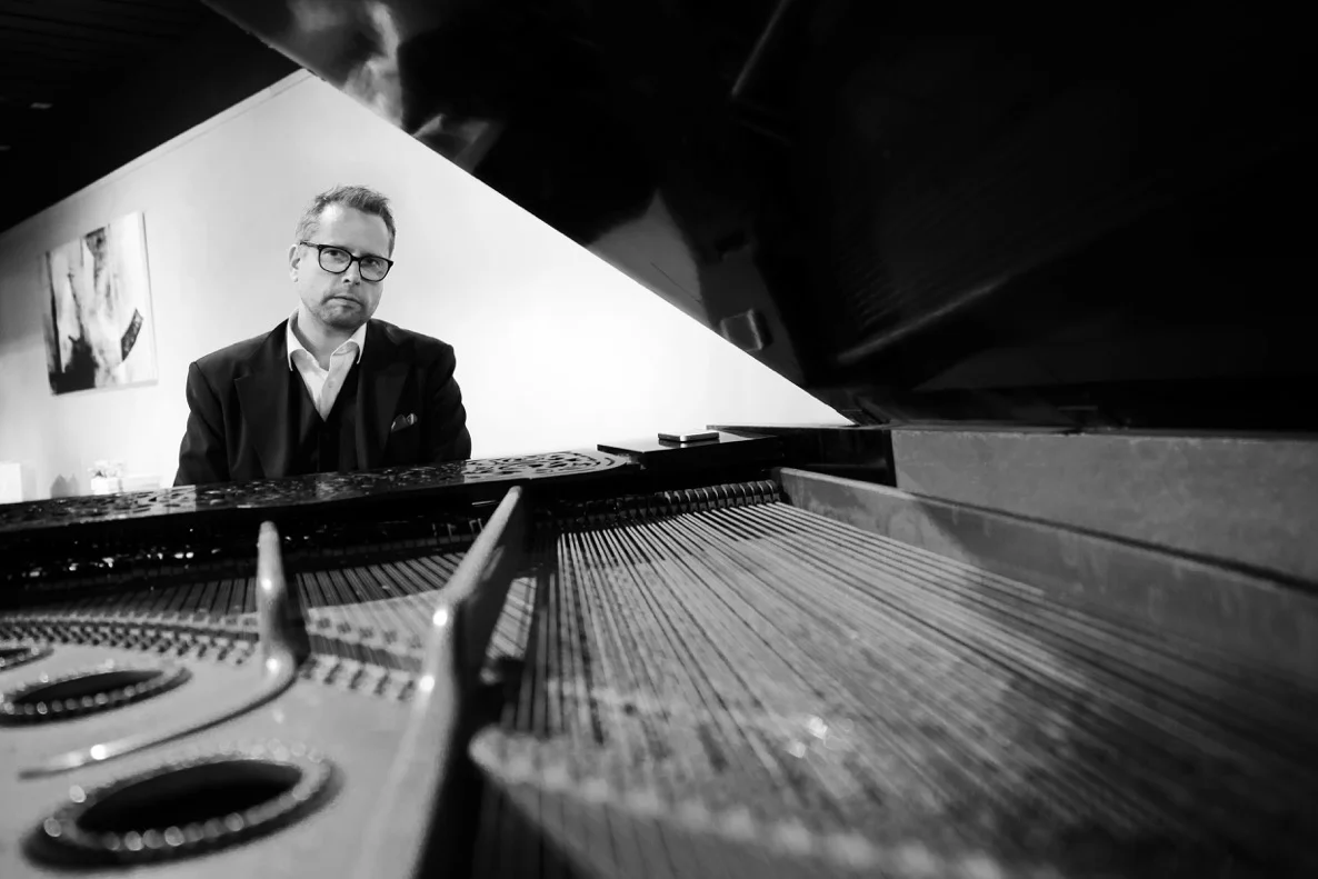 Markus Niittynen, piano and synthezisers. 