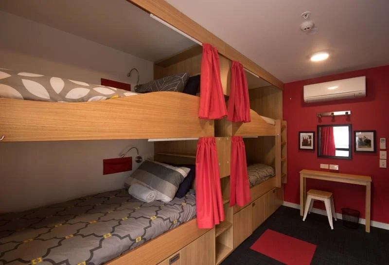 best-hostels-in-queenstown-adventure-q2-a.jpg