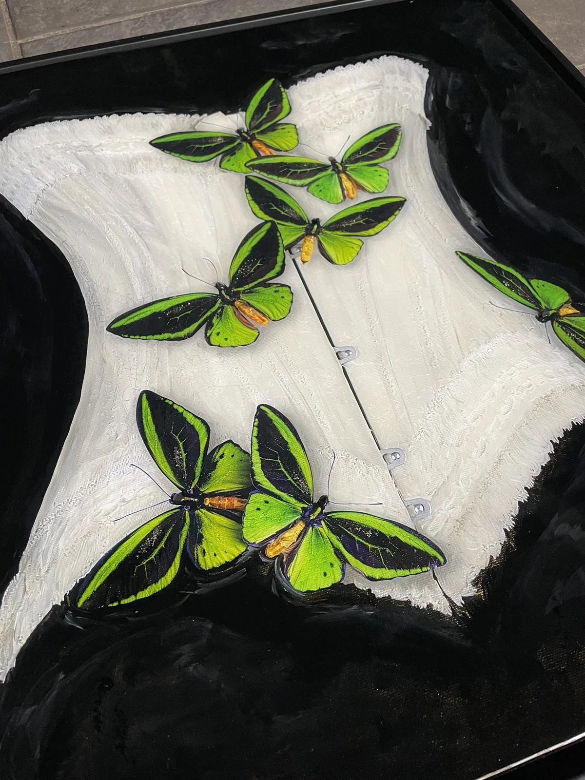 Corset3_4LR.jpg