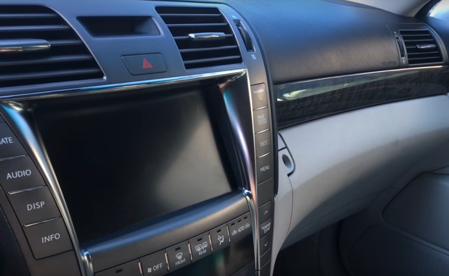 How to Replace the Cabin Air Filter on a 2008 Lexus LS 460