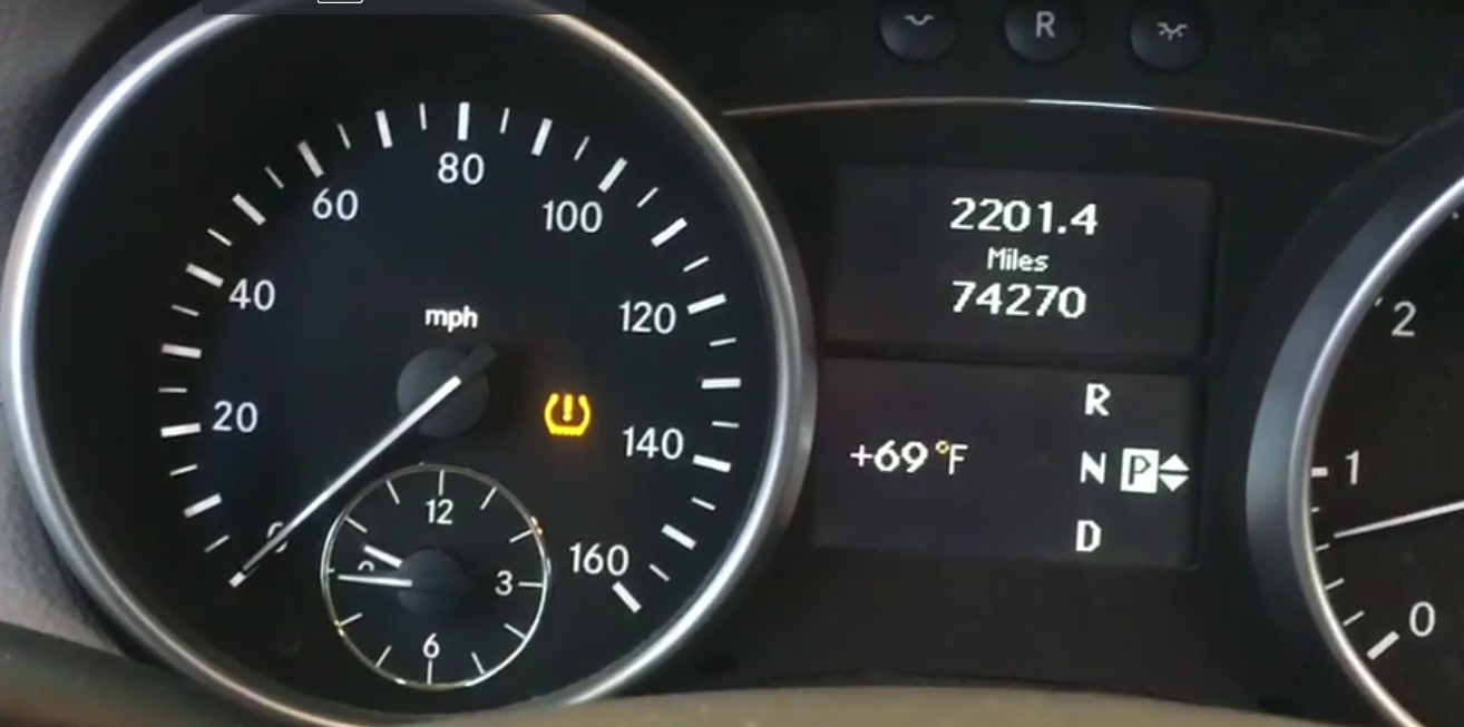 How to Reset the Tire Pressure Light on a 2008 Mercedes GL450 X164