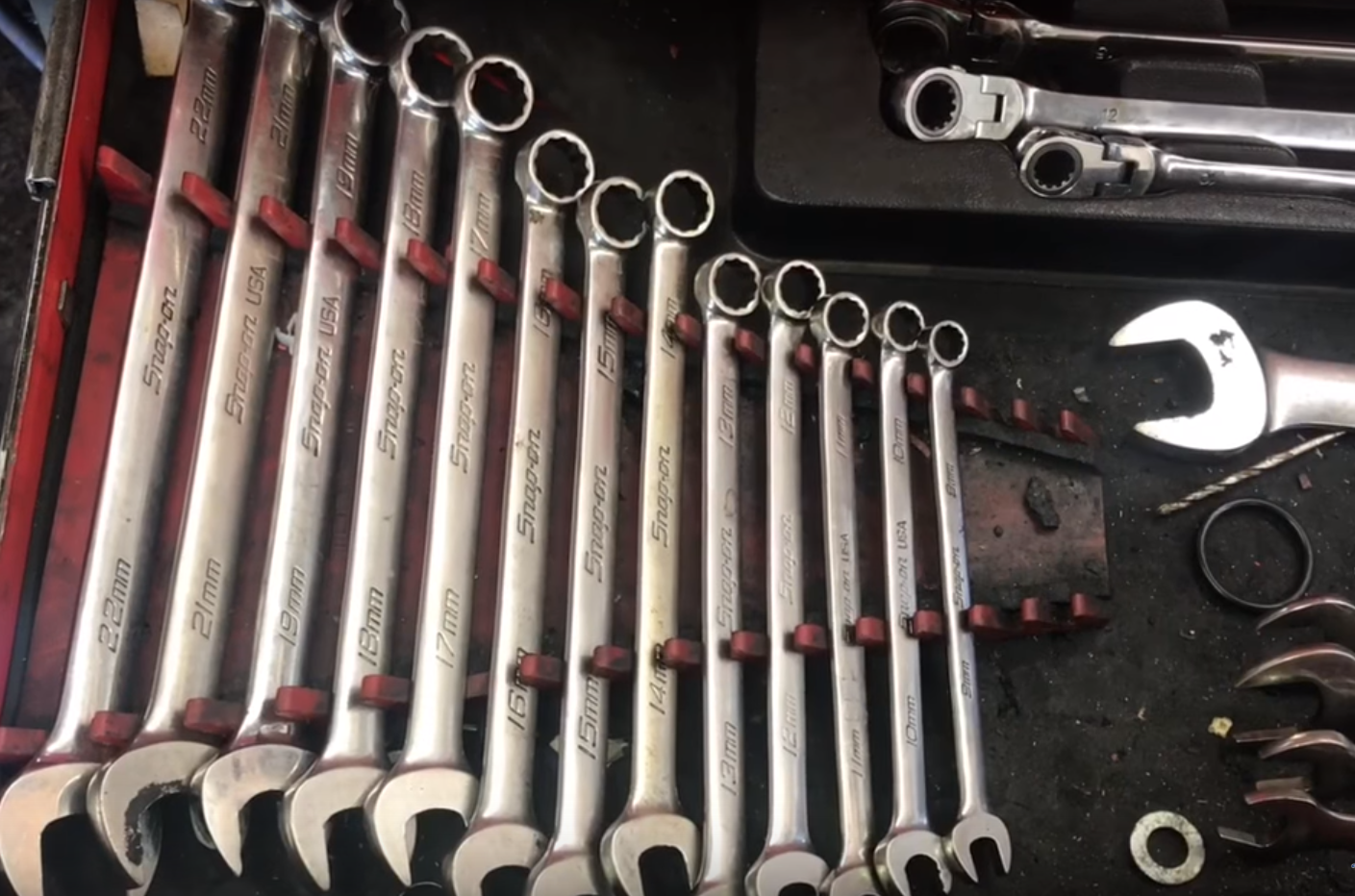 How to Automotive's Recommended Basic Tools for New Automotive Technicians