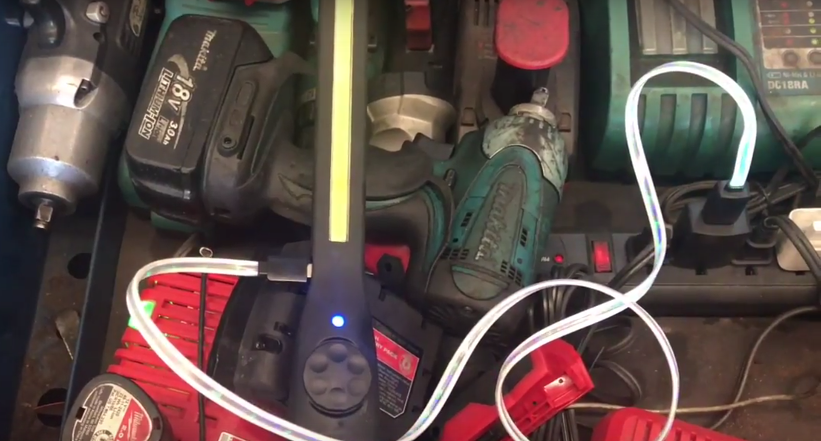 Astro 40SL 410 Lumen Rechargeable COB LED Slim Light (Tools that Make a Difference)