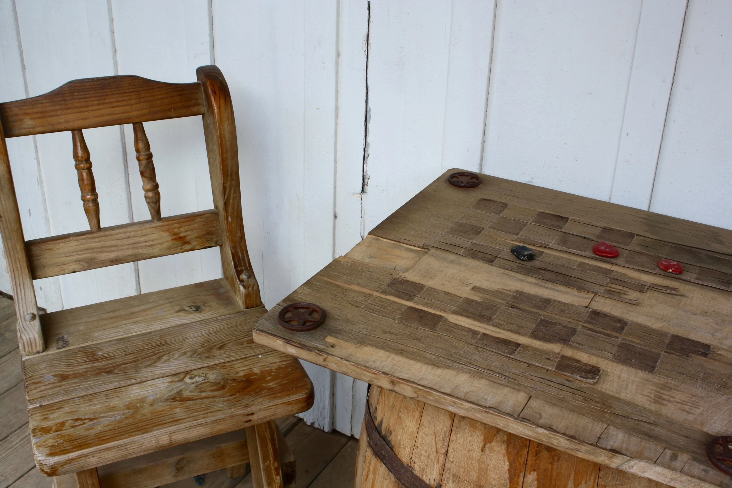 Play some checkers In Pioneer Town