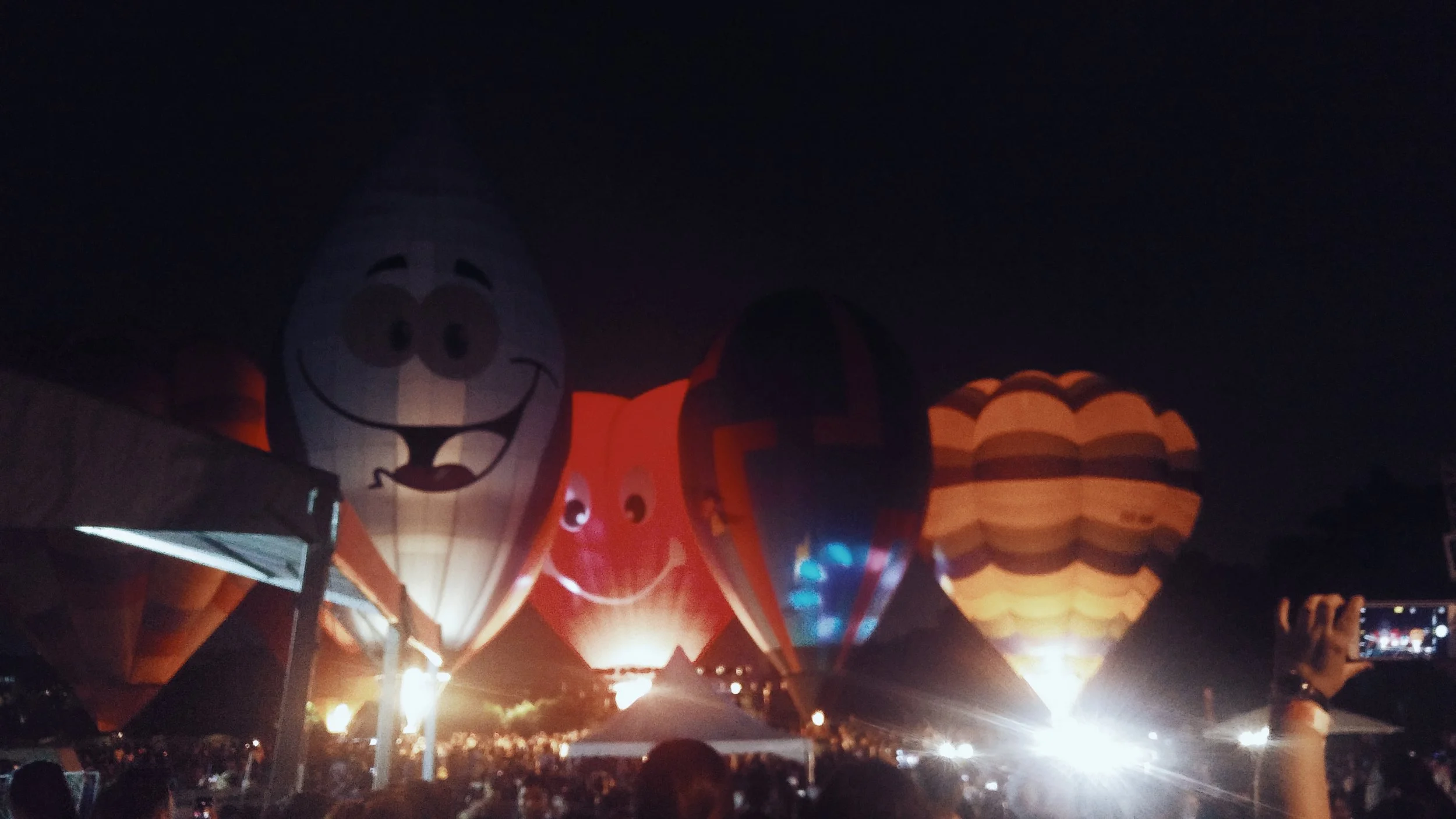 a blurry photo by the end of the night, actually, 9pm. we were walking back to the parking area and seeing the balloons from a distance was such a great ending to me! 