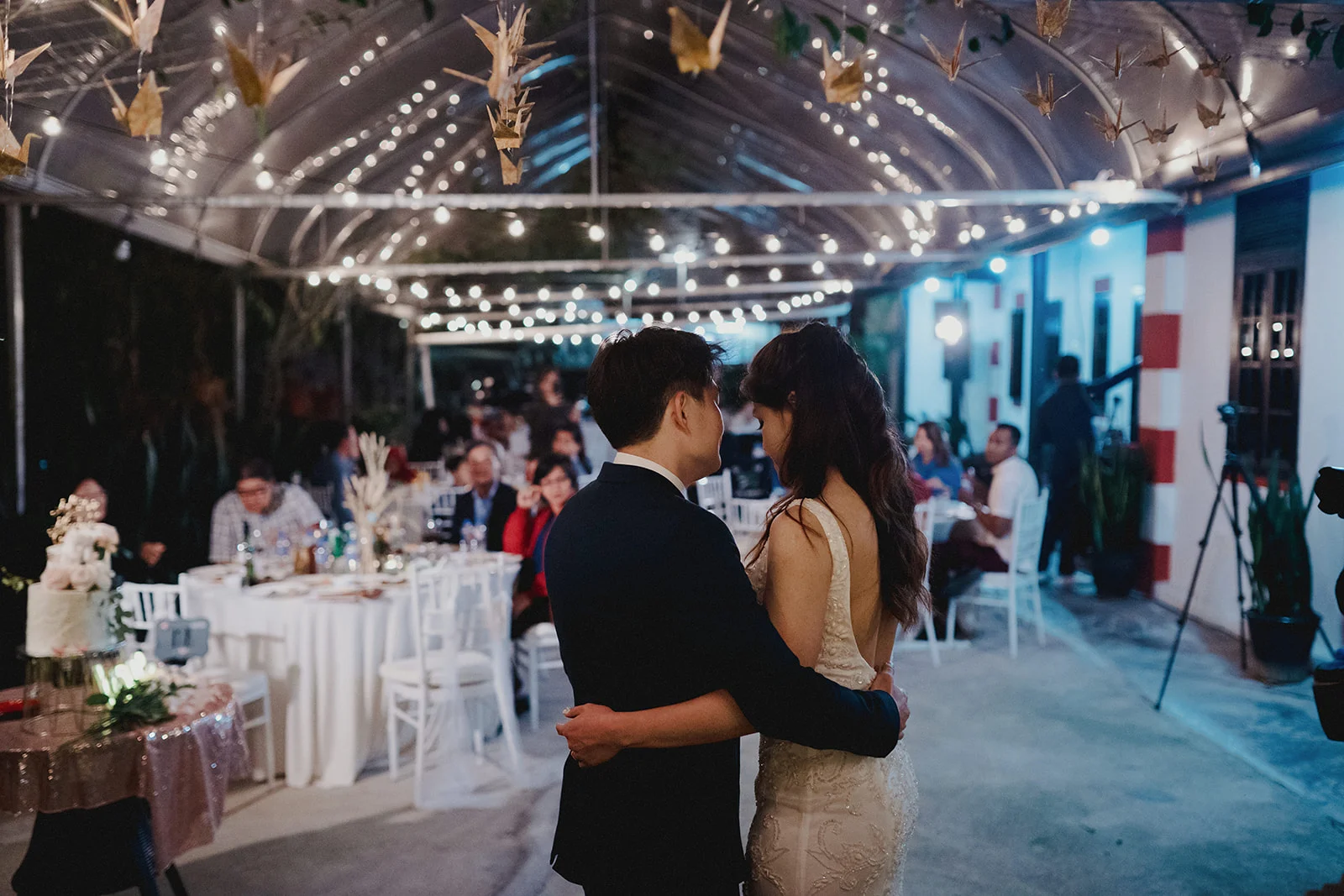 for our first dance, we awkwardly danced to norah jones - come away with me ~ it’s one of my very favorite song hehe :)