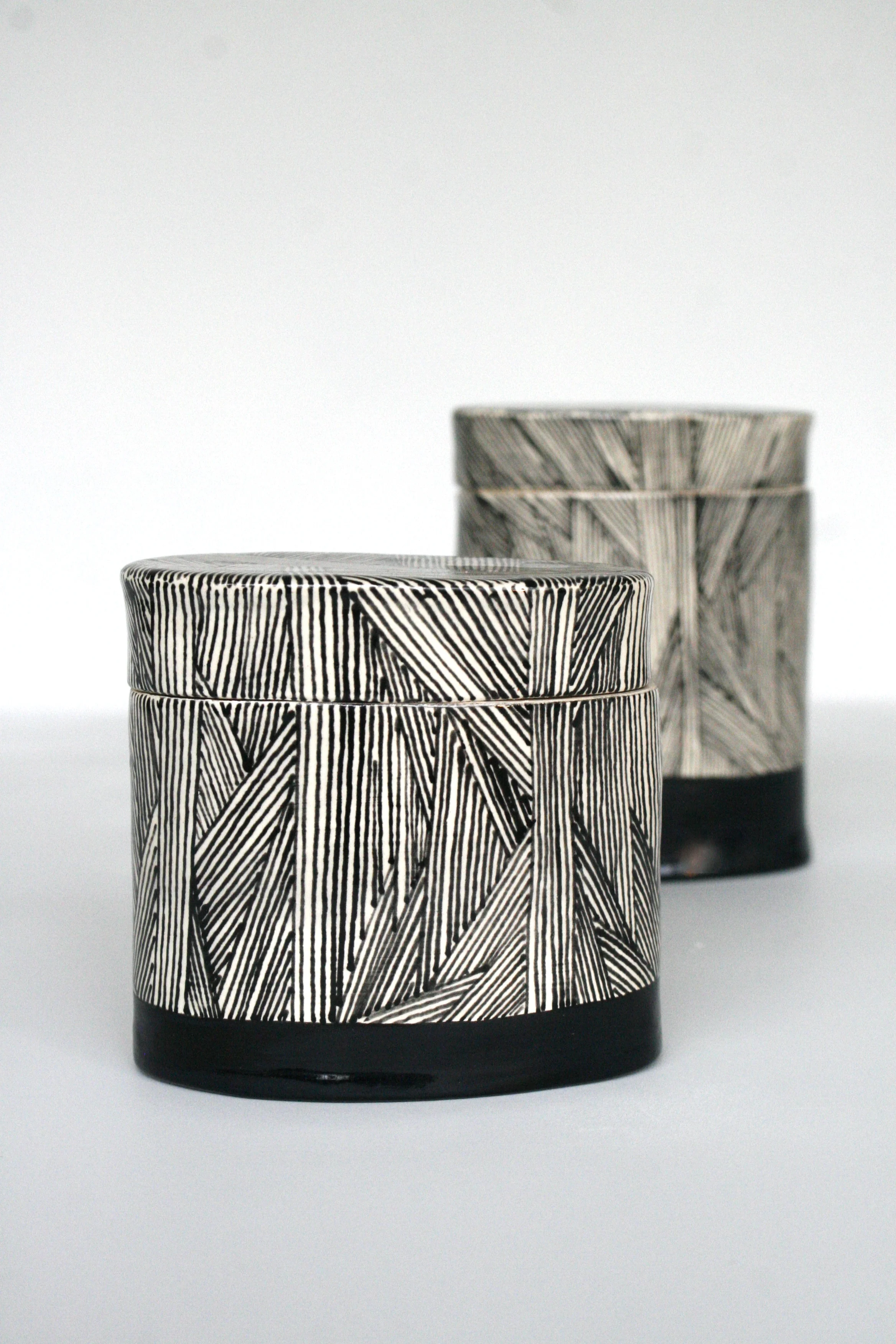 Black Dip-Lined Medium Lidded Jar