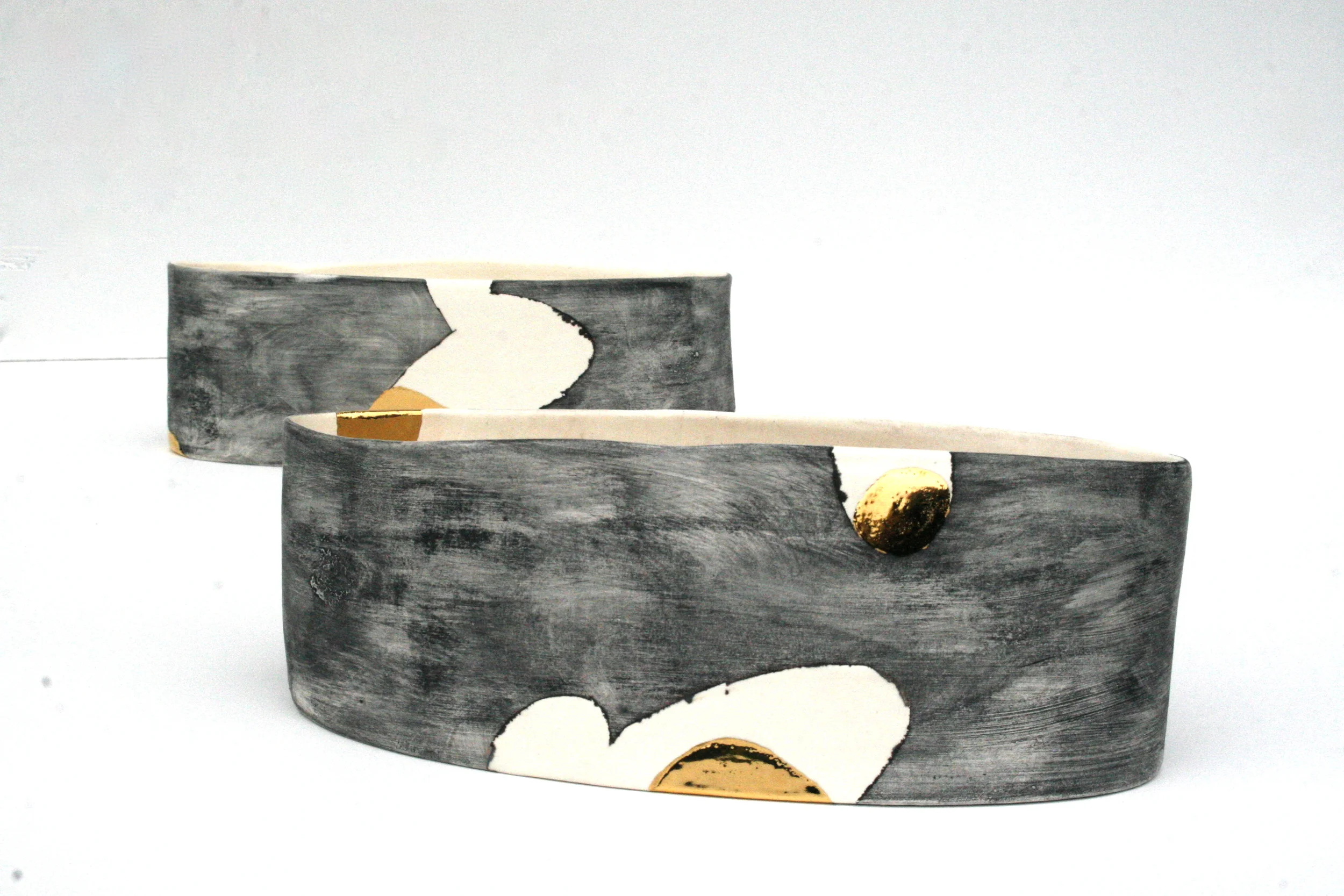 Black & Gold Deep Dish