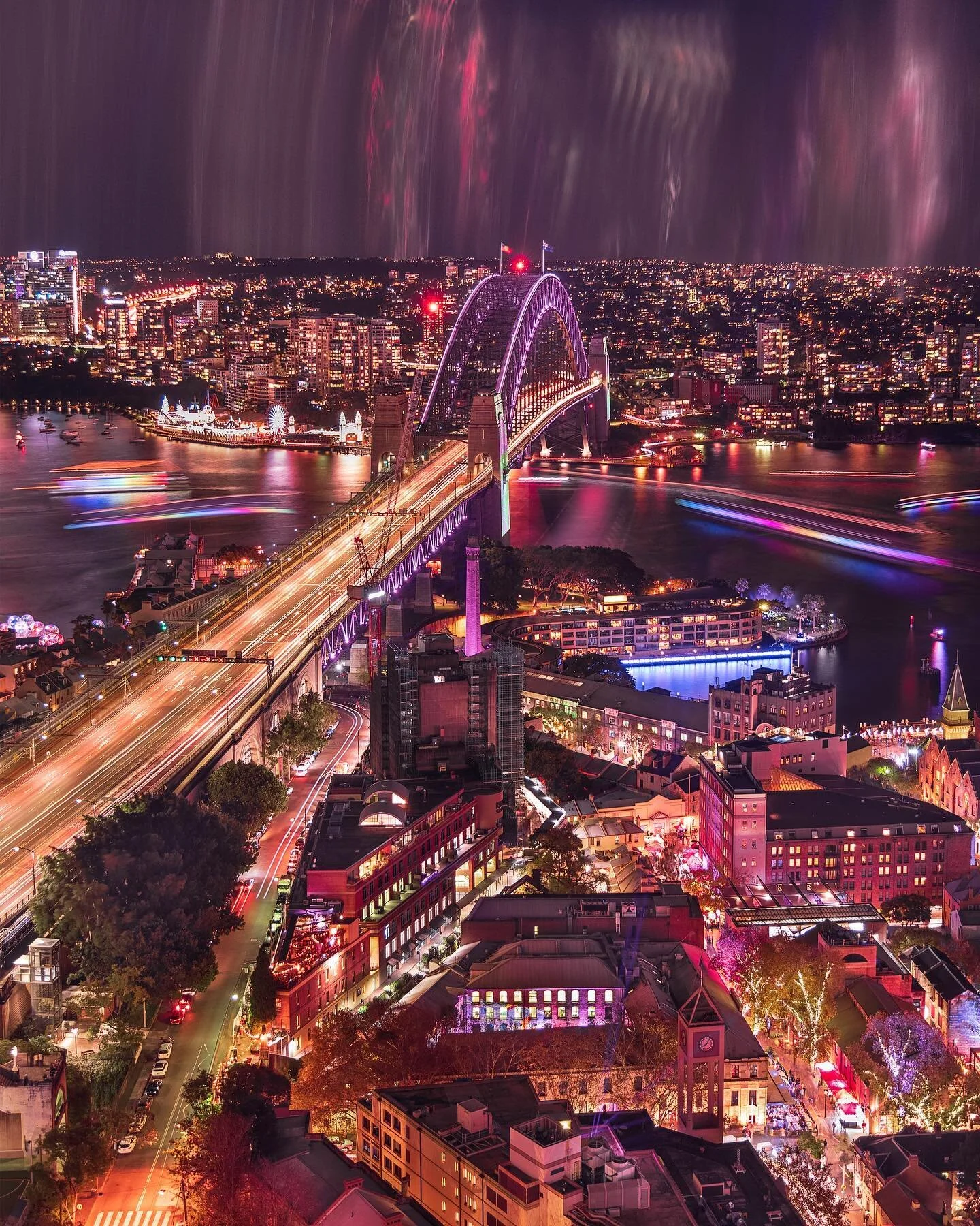 The bridge views from @shangrilasydney 💥 I love how the colours pop over the city at night, and especially during @vividsydney ! 
Guess how I got the effect on top? 
💥
.
.
.
.
#shangrilasydney #sydney #vividsydney #feelnewsydney #ilovesydney #see