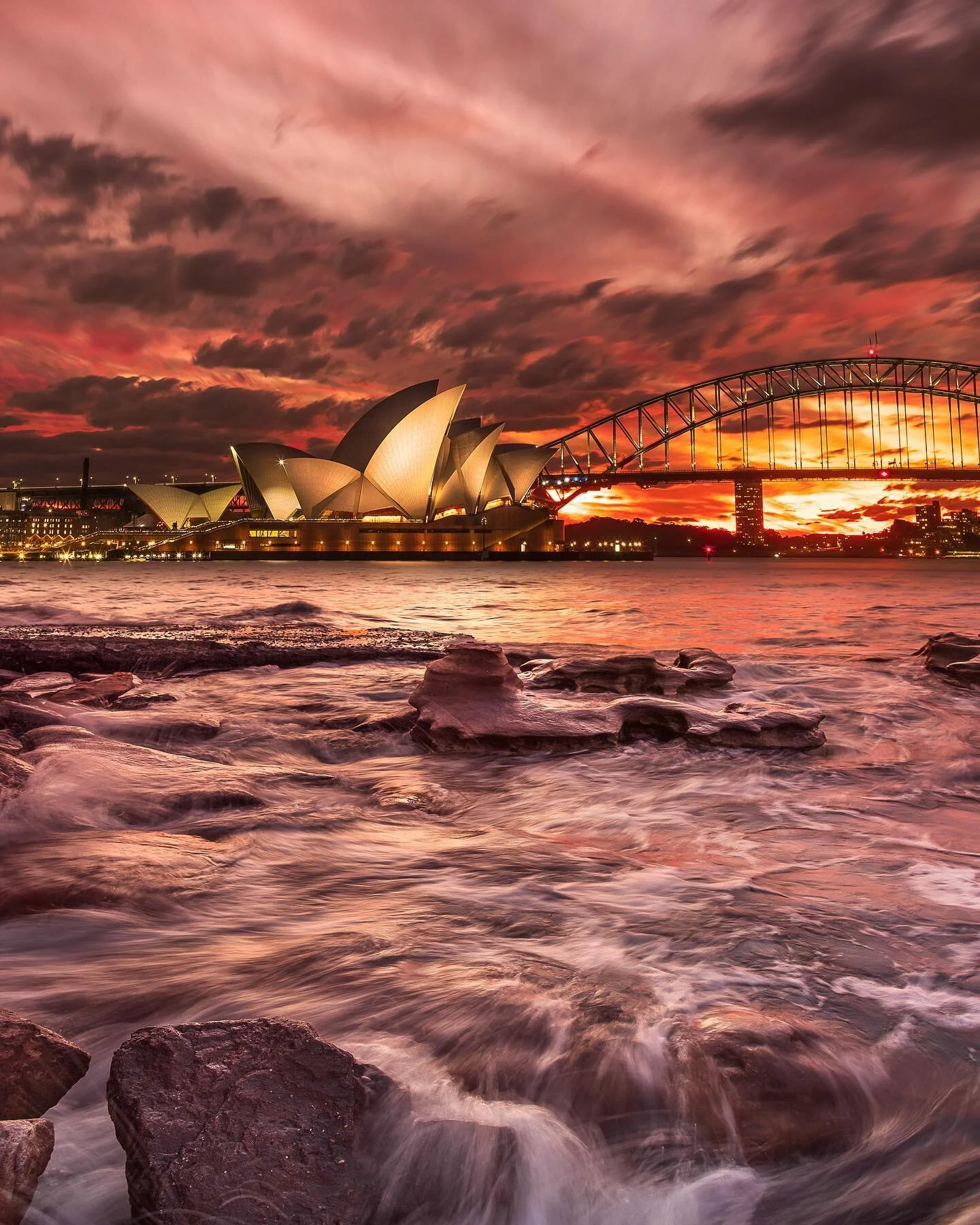 Harbour moods! Captured last Sunday evening using clip-in flters from @kasefiltersglobal 🌊 This image is a composite of two shots. For the flow and rocks, I used the ND8 clip-in filter to slow down the shutter slightly. For the sunset and opera hous
