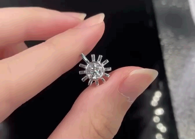 diamond sun pendant (refresh).gif