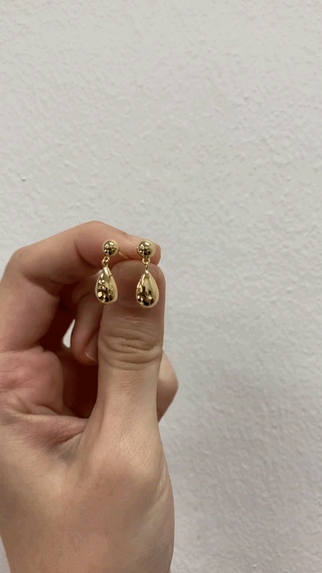 recycled gold earrings.gif