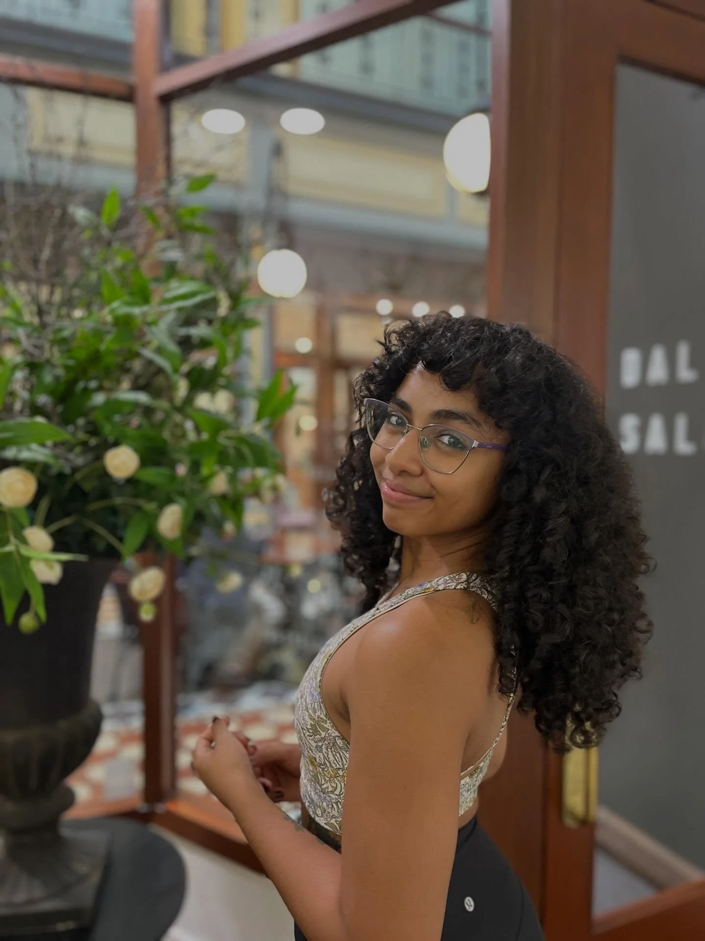 Sculpted silhouette of curls ➿

.

#curlycut #dalysalon #adelaidehair #hairinspo #curls