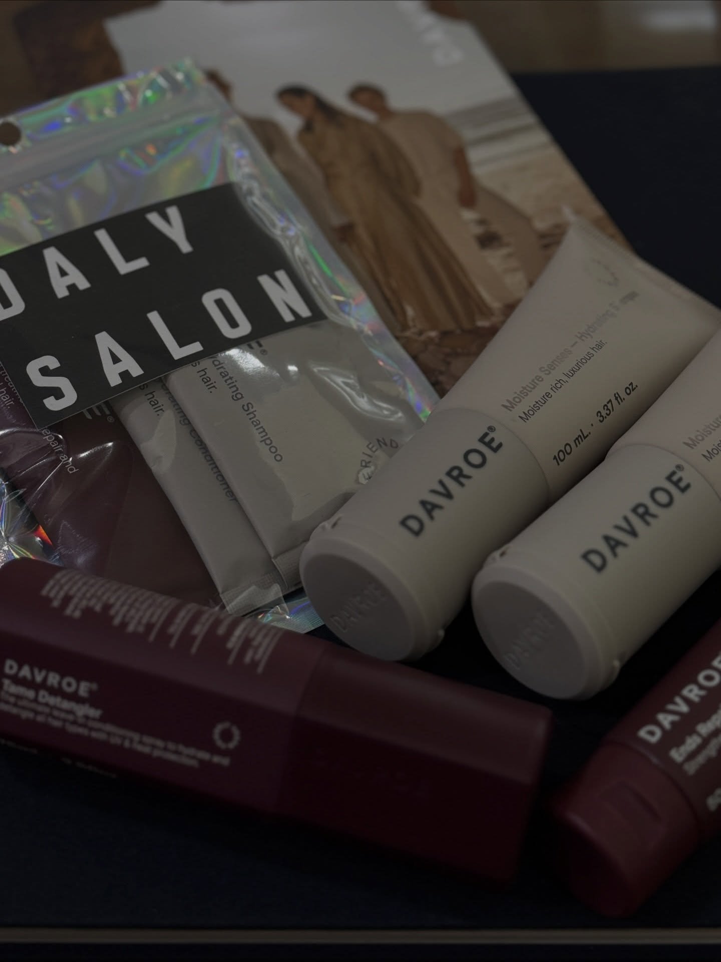 Pocket size hair care 😍

.

#travelsize #davroe #dalysalon #haircare #luxury