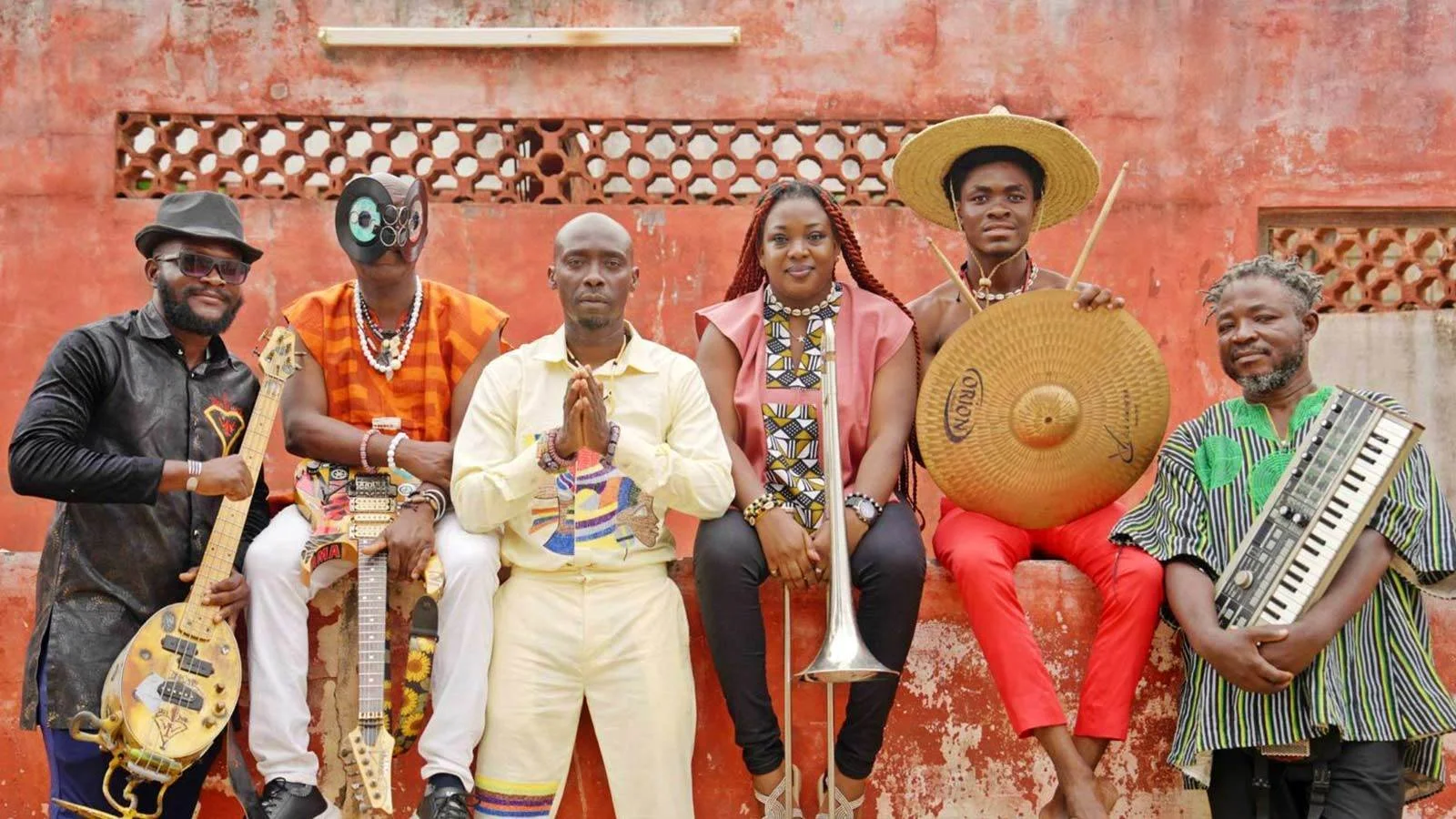 DOGO DU TOGO &amp; THE ALGAA BEAT BAND