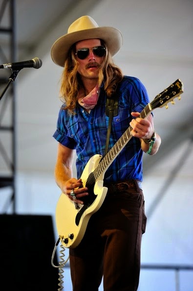 Eli Wulfmeier- Guitar/Vocals
