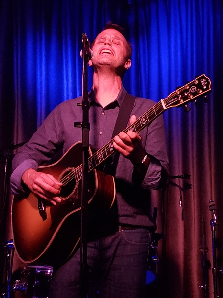 Coby Brown performs at Hotel Cafe. Photo by Jessica Klausing.