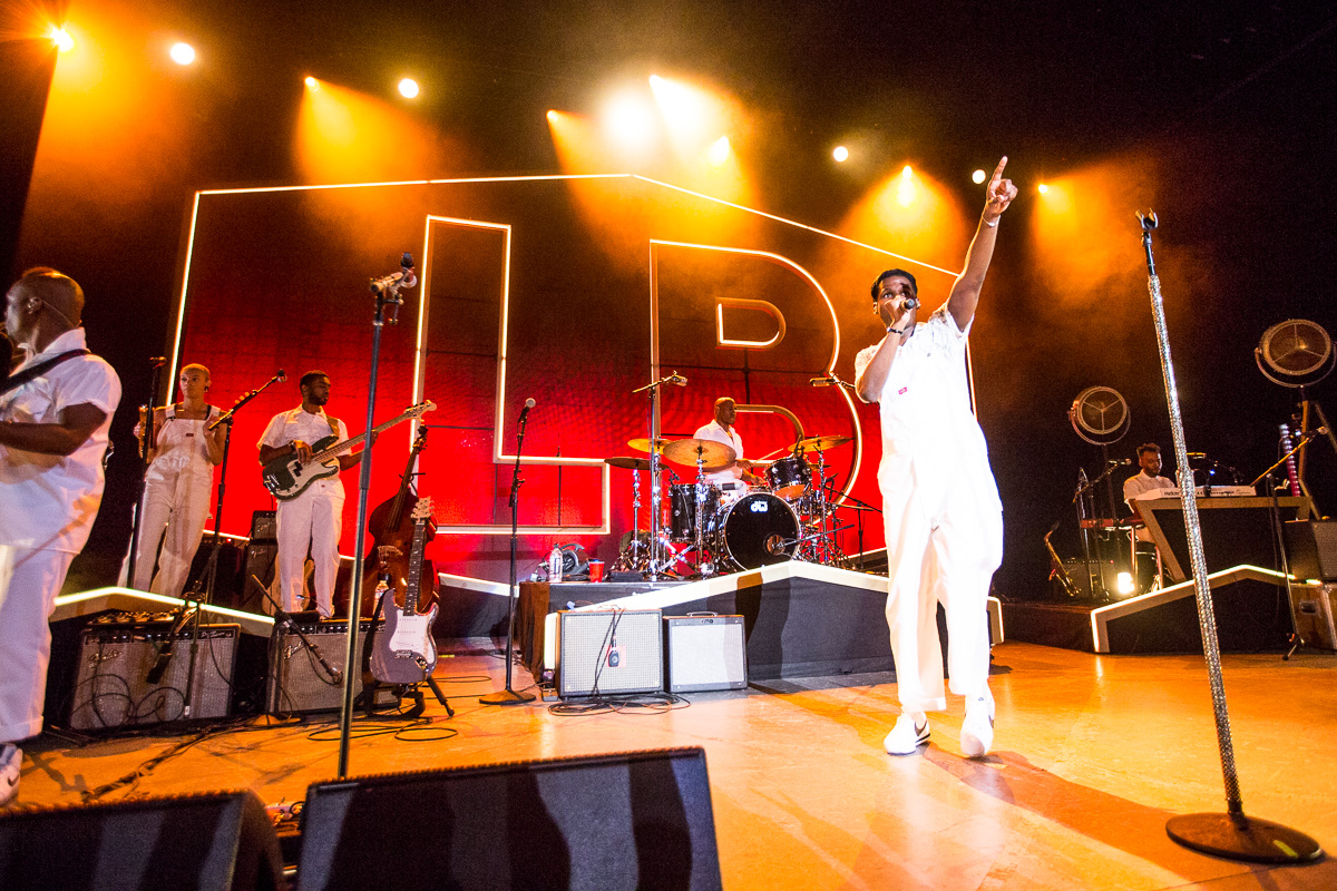 Leon Bridges performs at LA’s Greek Theatre. Photo by Jessica Hanley. Credit to Buzzbands.la