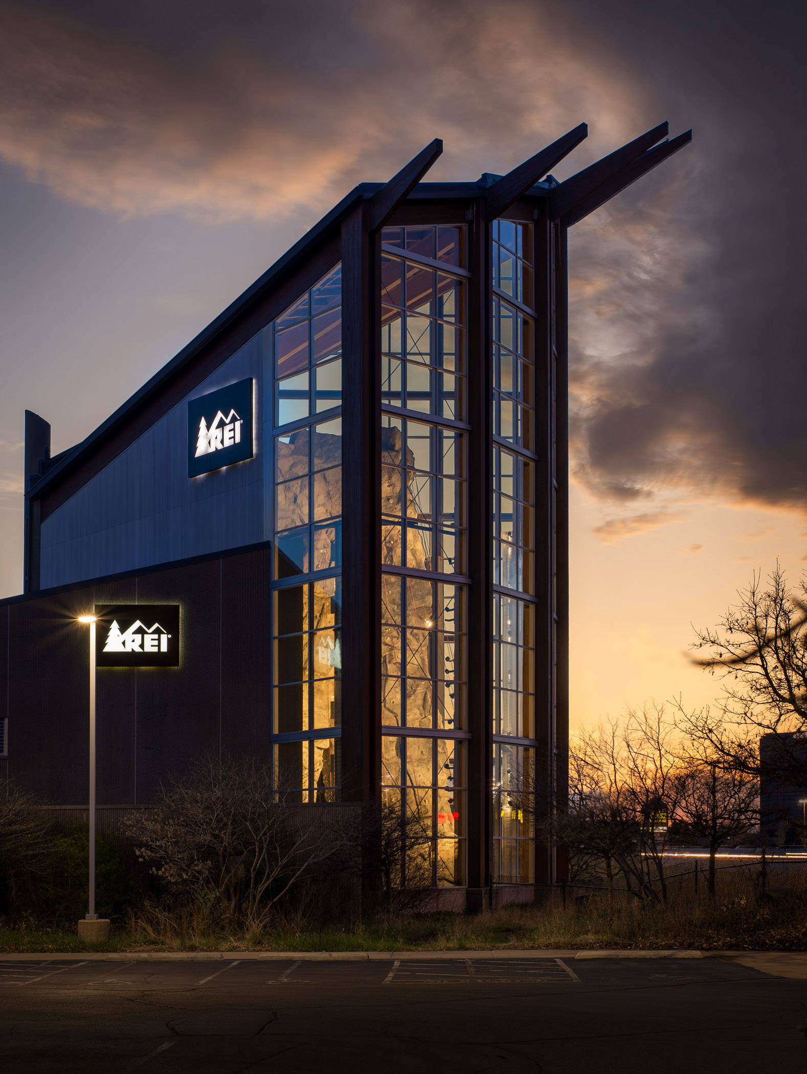 REI - BLOOMINGTON, MN