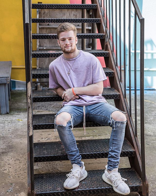 Seriously such a stud!!! πππ€© Heβs such a wonderful dude! And look at that smile π @isaac_stoops .
.
.
.
.
.
.
.
#peoplescreatives #f21xme #featuremeofh #ftwotw #ftwotww #ofhumans #featuremyworld #featurepalatte #visualauthority #quietthechaos #featuremebest #exploretocreate #shootandshare #thevisualvogue #senioryearmagazine #thelookseniors #theseniorwave #seniorstylecollection #seniormuse