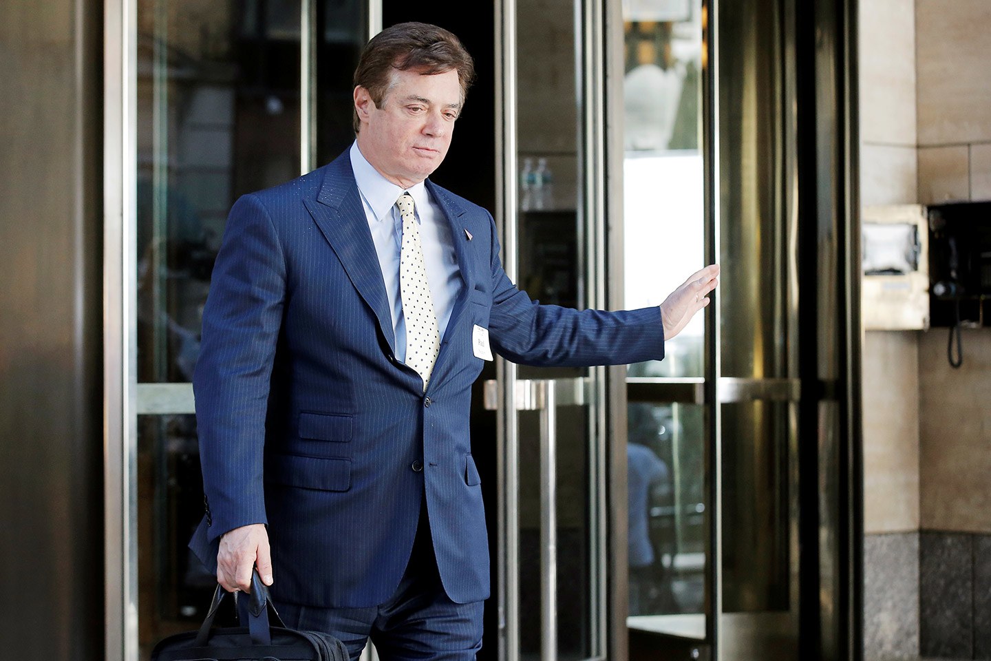 MANAFORT NO LONGER MANNING THE FORT