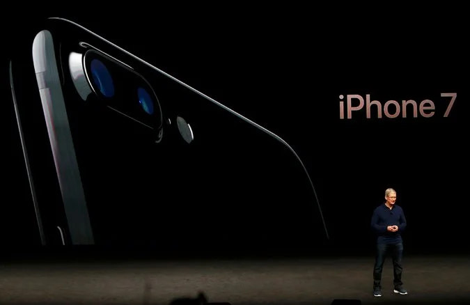 THE NEWEST IPHONE: WHAT IT HAS AND WHAT IT DOESN'T