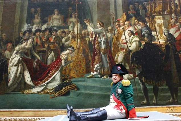 Various historical characters inhabit the Louvre in Francophonia