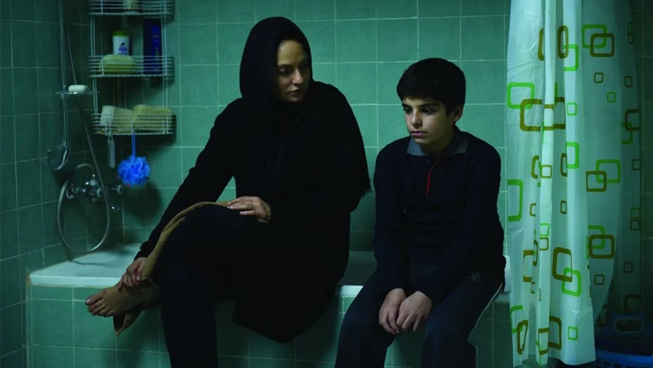 Mahnaz Afshar as Forough (left) & Saeed