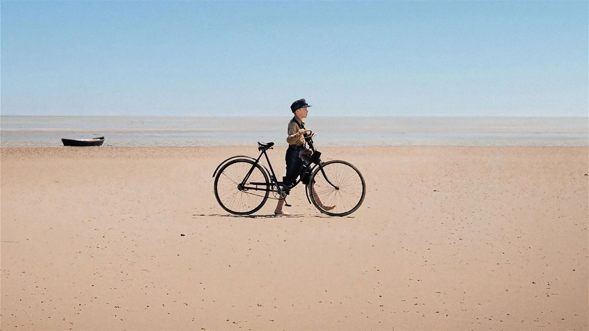 Amrum bicycle and sea.jpg