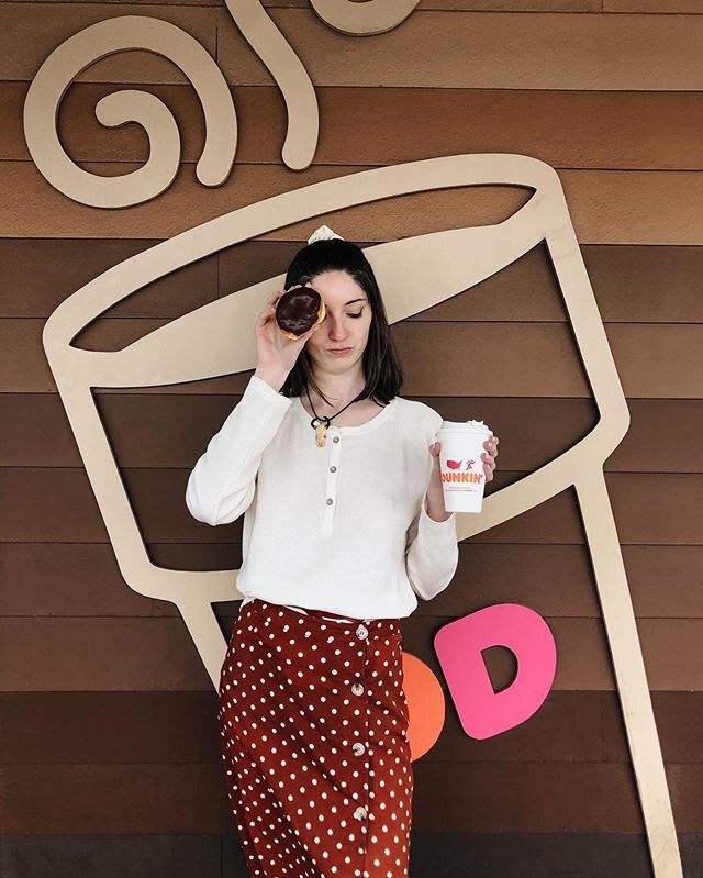 Friday&rsquo;s in March just got a lot sweeter! As a @dunkin DD Perks member, you get a free donut with every drink purchase. I mean, who doesn&rsquo;t love free donuts?🍩 Click the link in my bio to download the Dunkin&rsquo; app to redeem this offe