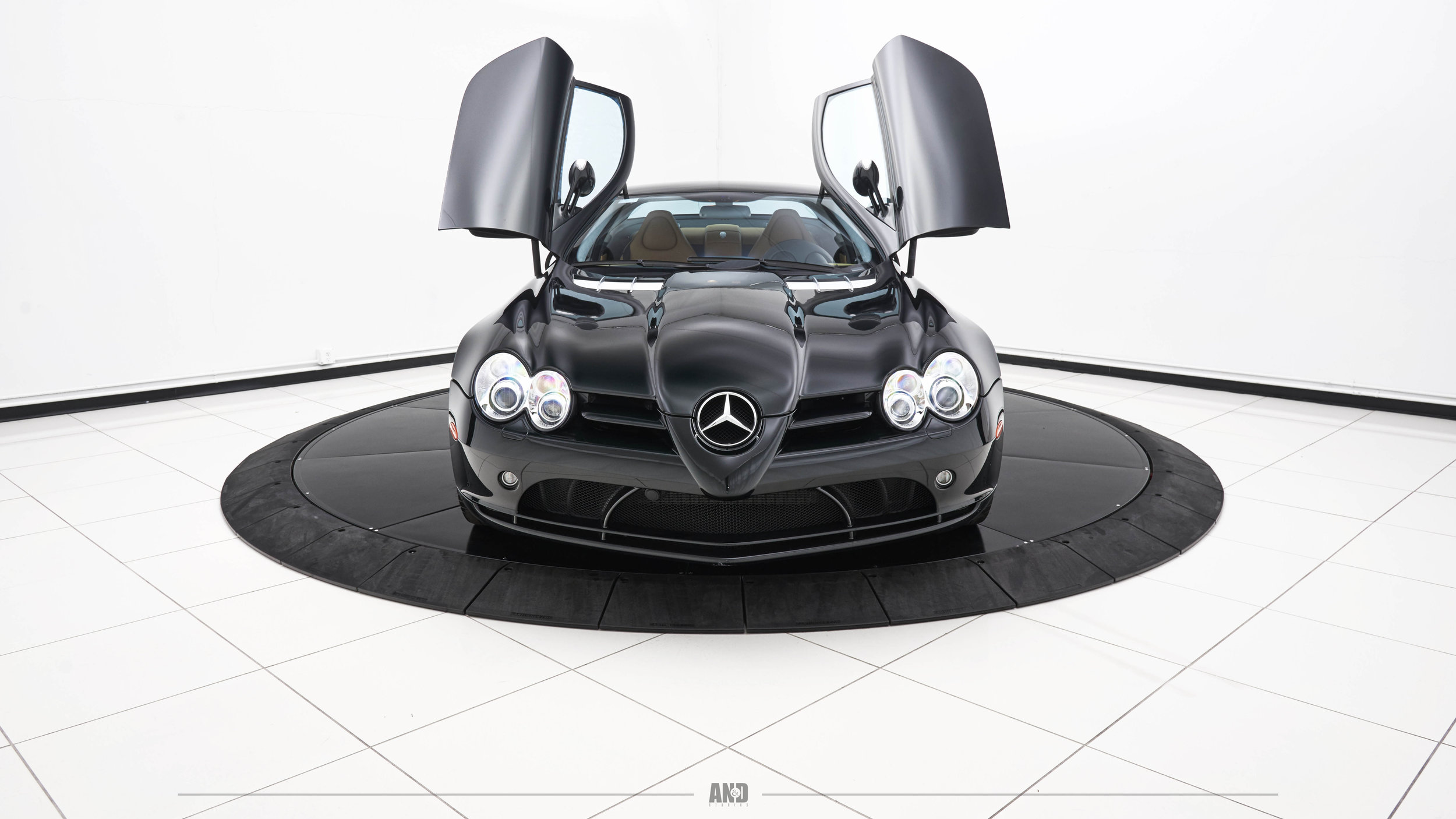 VAG_MCLAREN_SLR_3801_HERO_2.jpg