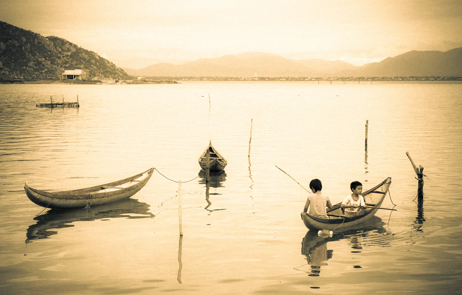 Tri Thuy Lake, Vietnam 2009