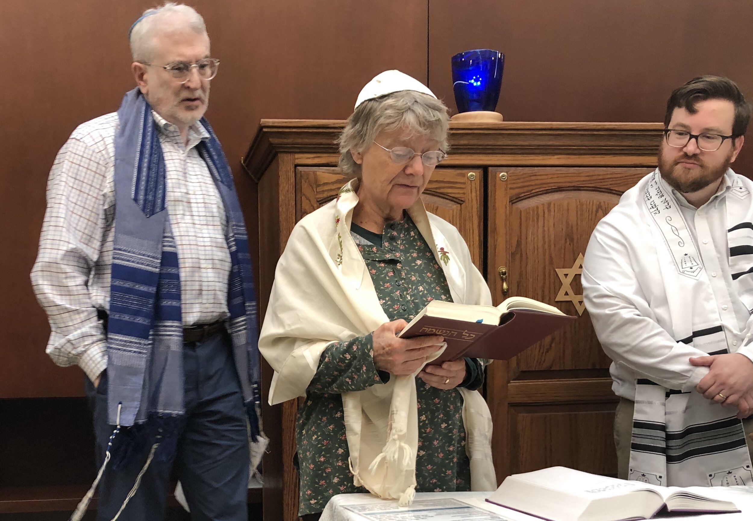 Torah blessing Richard Katz_Lisa Wallis_Cantor Josh.jpg