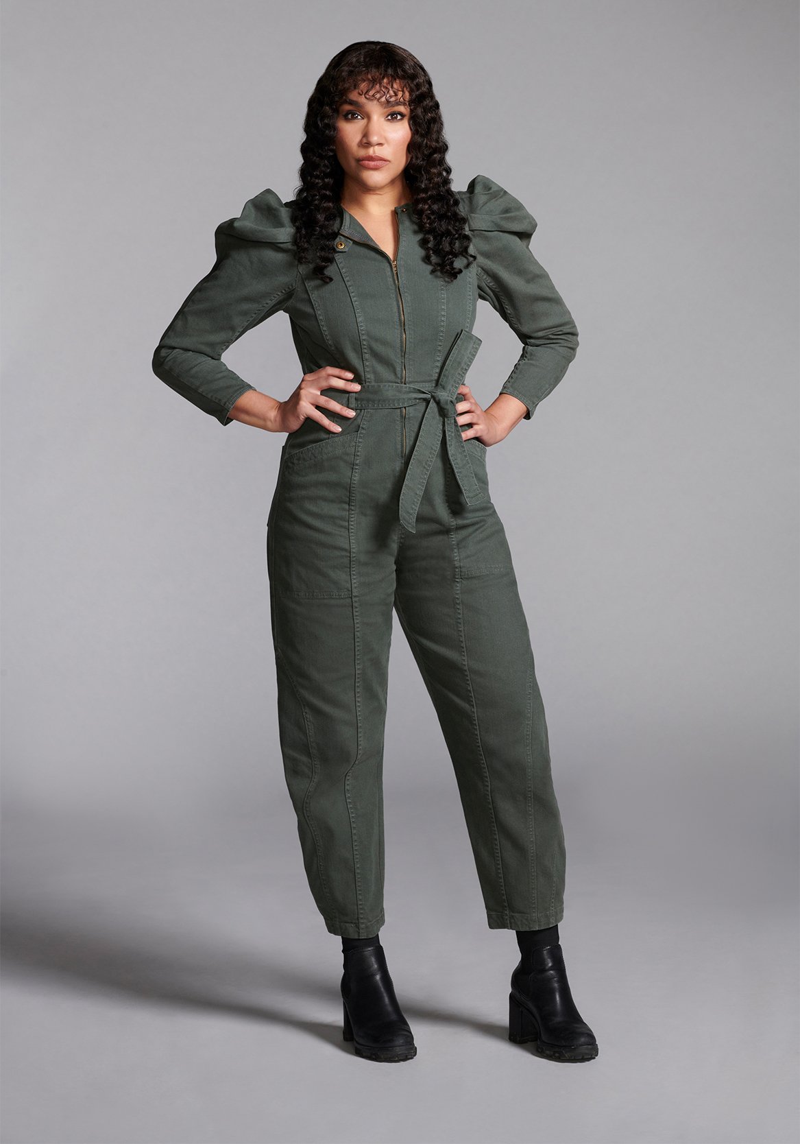 TUA2021-Raver-Lampman_Seamless_03843_R1 copy.jpg