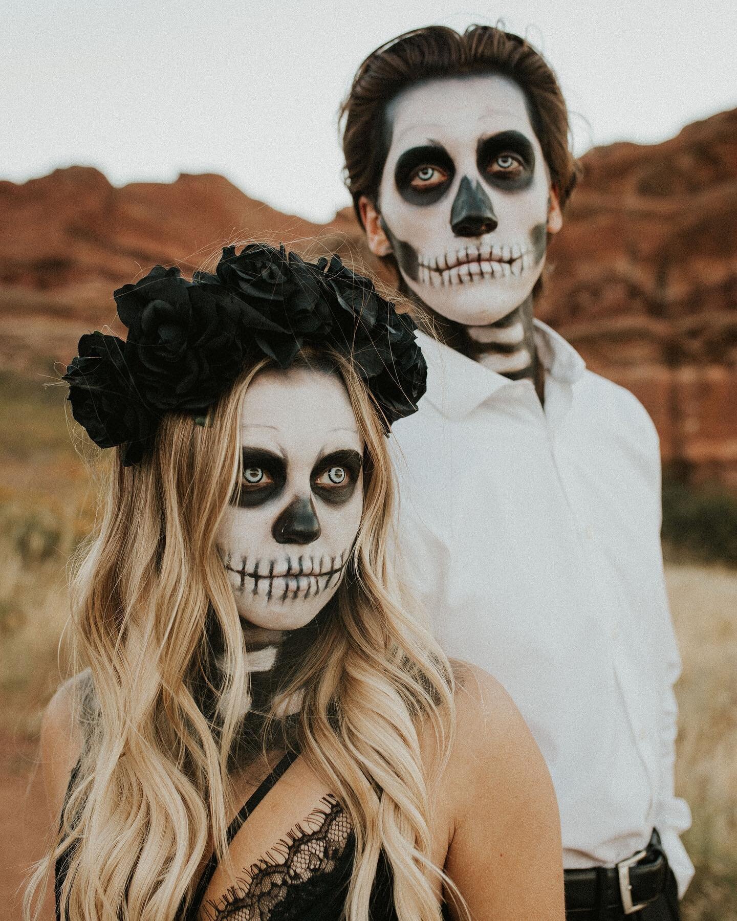 Shout out and congrats to this spooky couple on their recent wedding! 💀💍 @sheridan.rossi + @siv_gets_strong 
.
.Also, forever posting this session. 🤘🏼