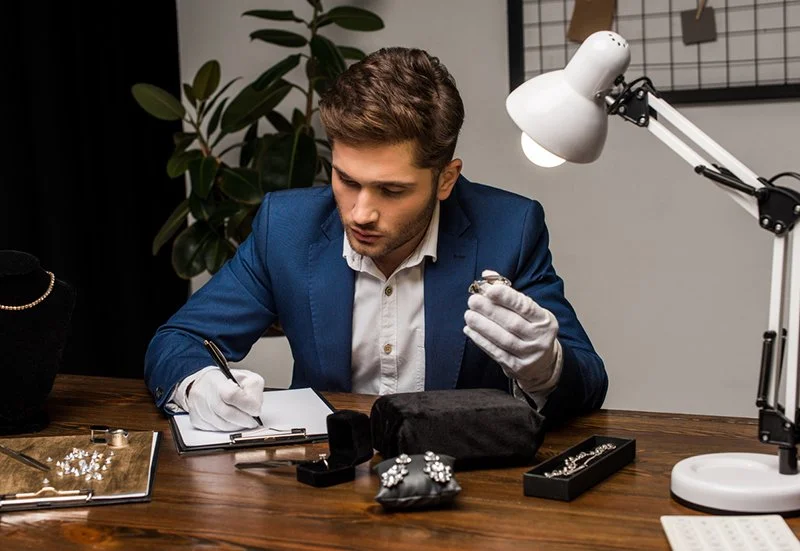 How to Find a Qualified Jewelry Appraiser