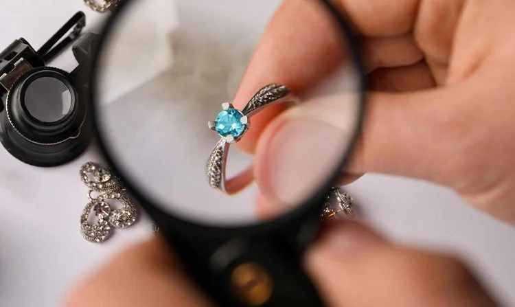 Gemstone Appraisal Assessing Quality