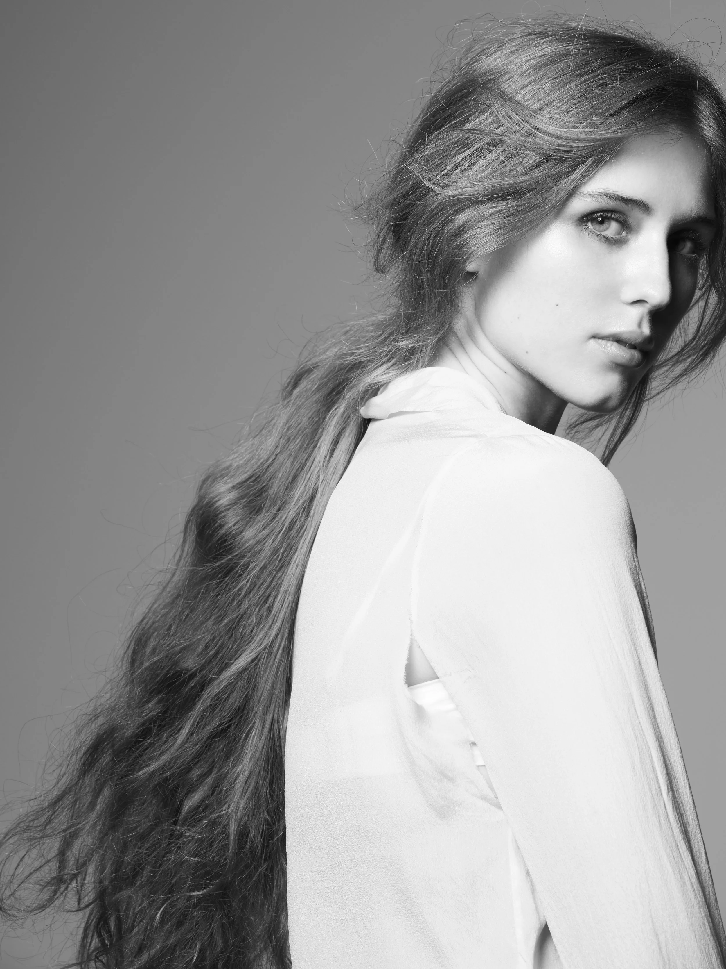 EllaValensi234685.jpg