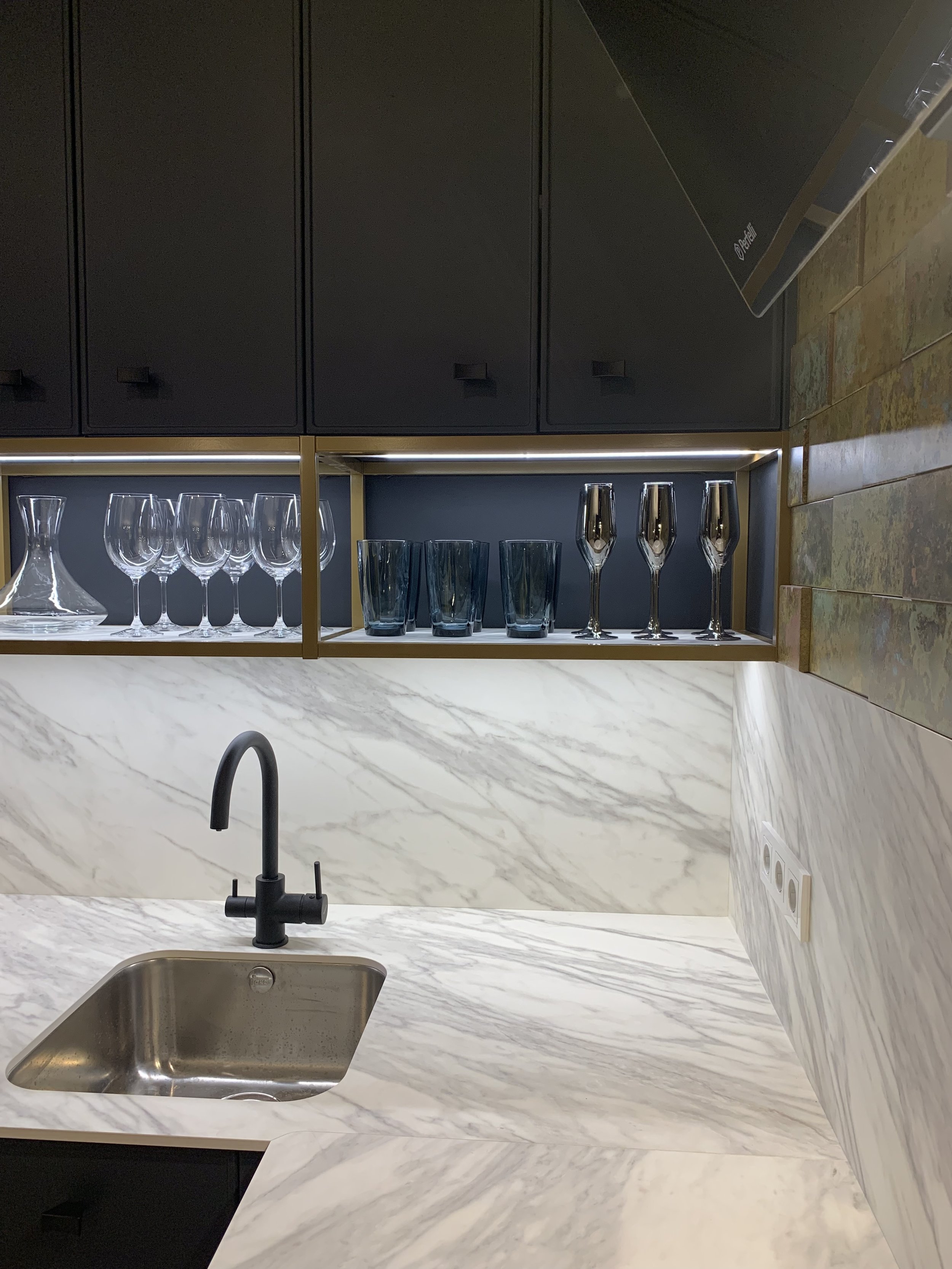 marble-kitchen.jpg