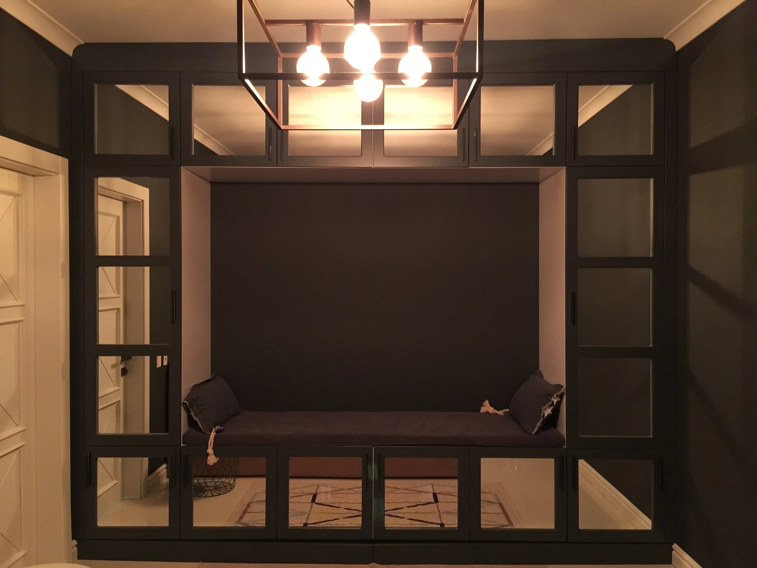 mirror-wardrobe-sit.jpg