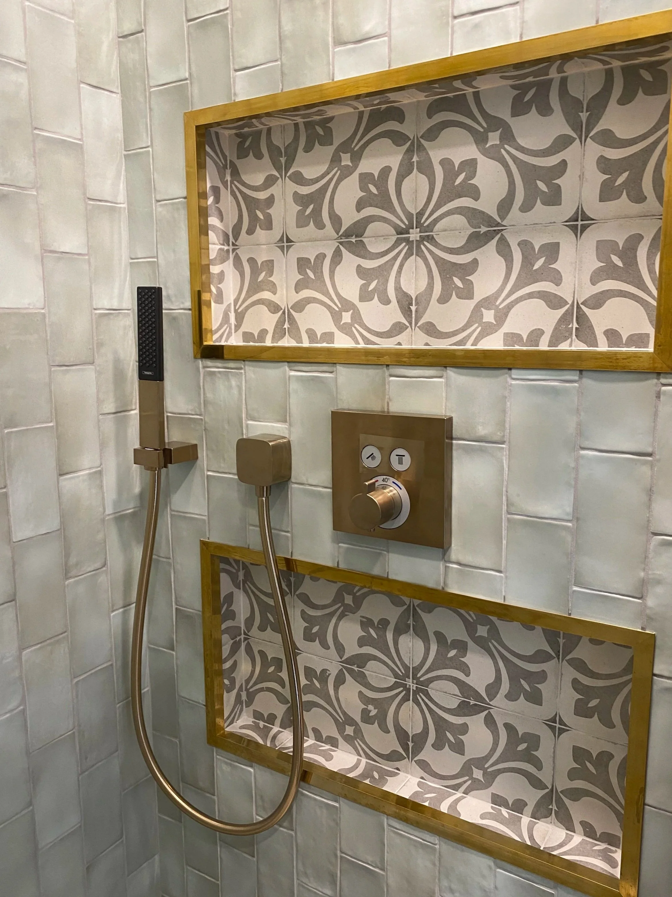 bathroom-messing-profile-recess.jpg