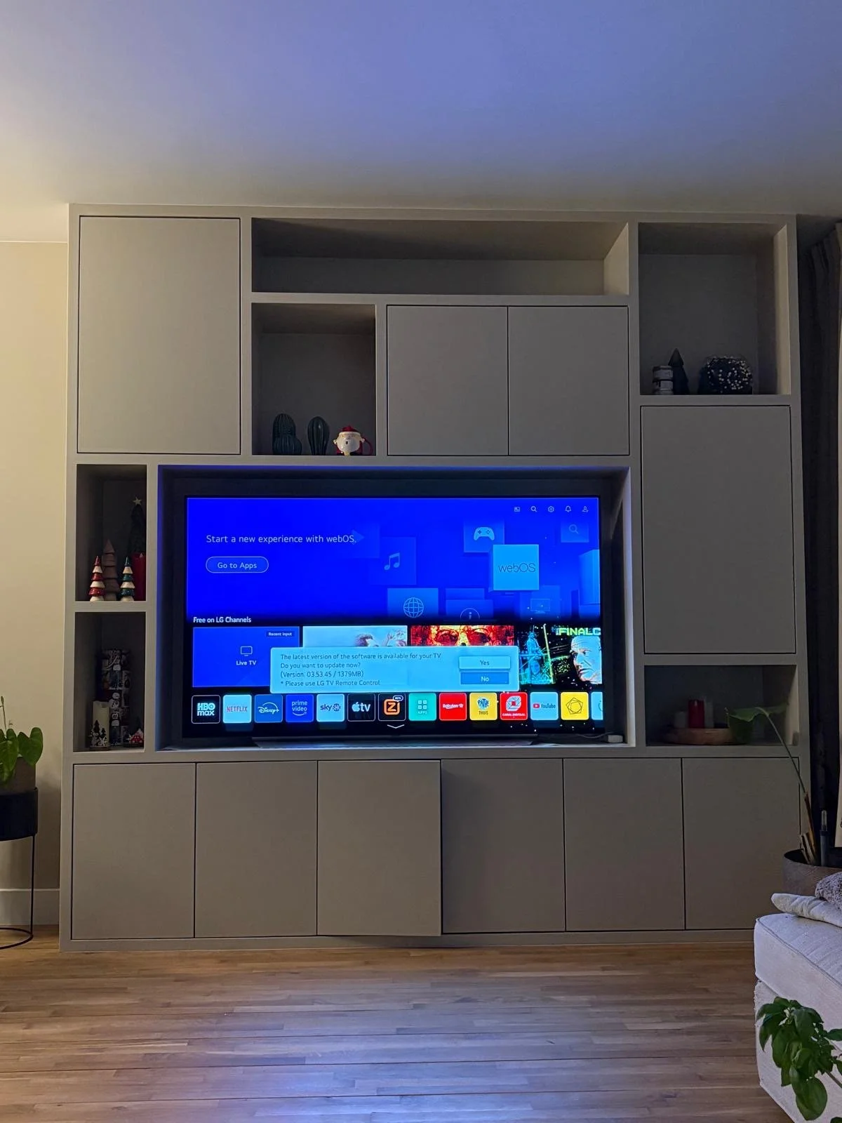 custom-made-tv-unit-purmerend.JPG