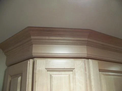 Custom kitchen cabinet moldings