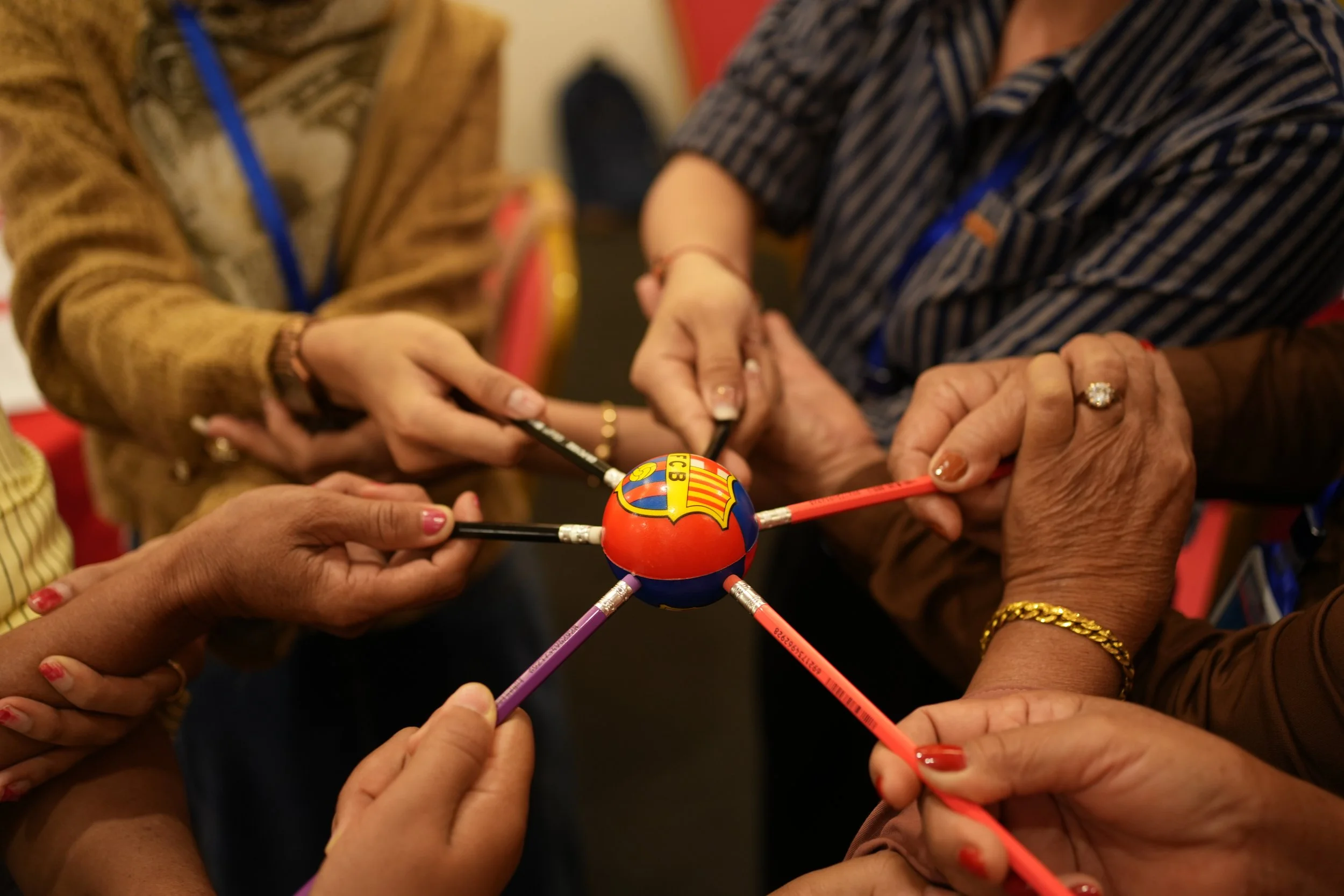Teamwork - all und pencils.JPG
