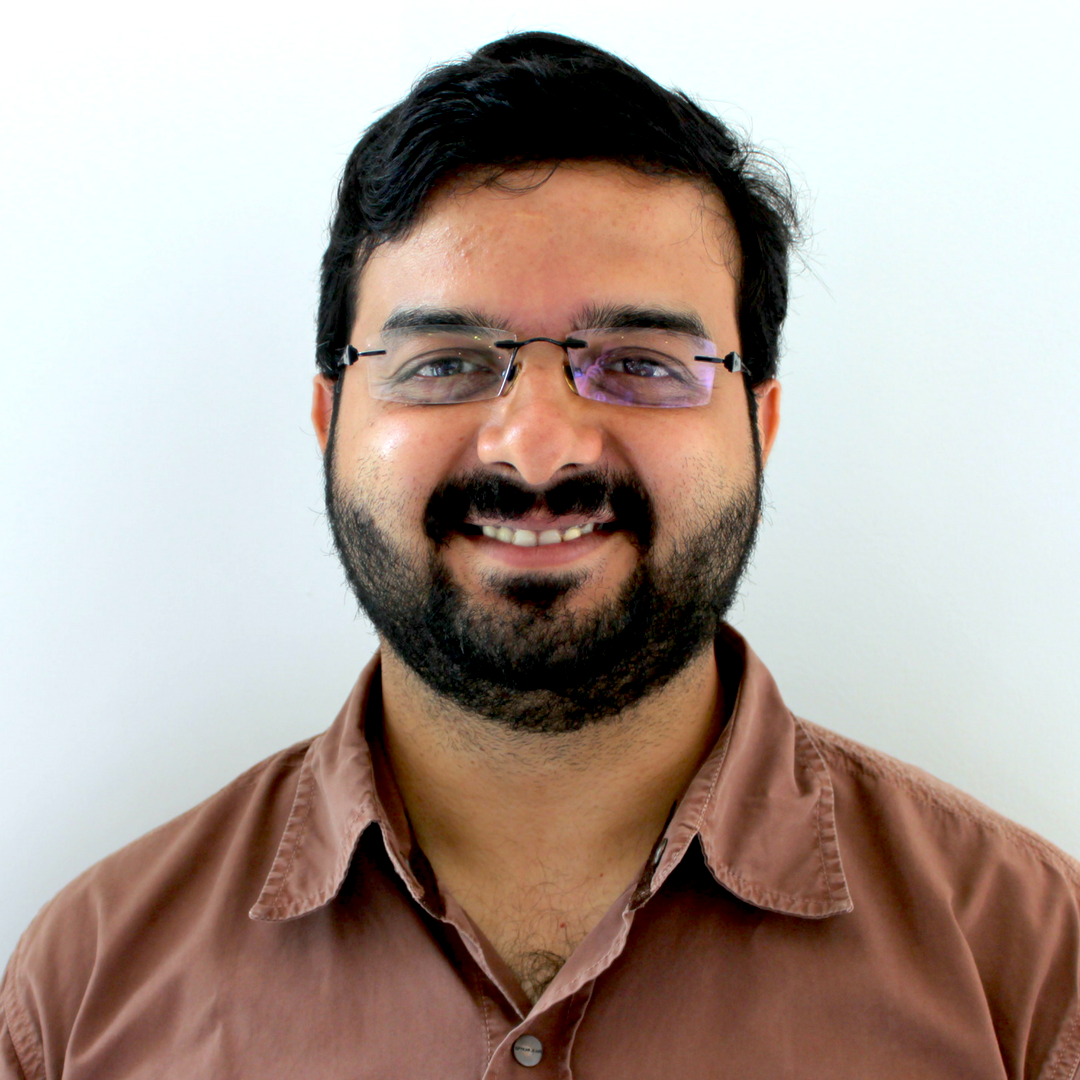 Srinidi Business Headshot.png
