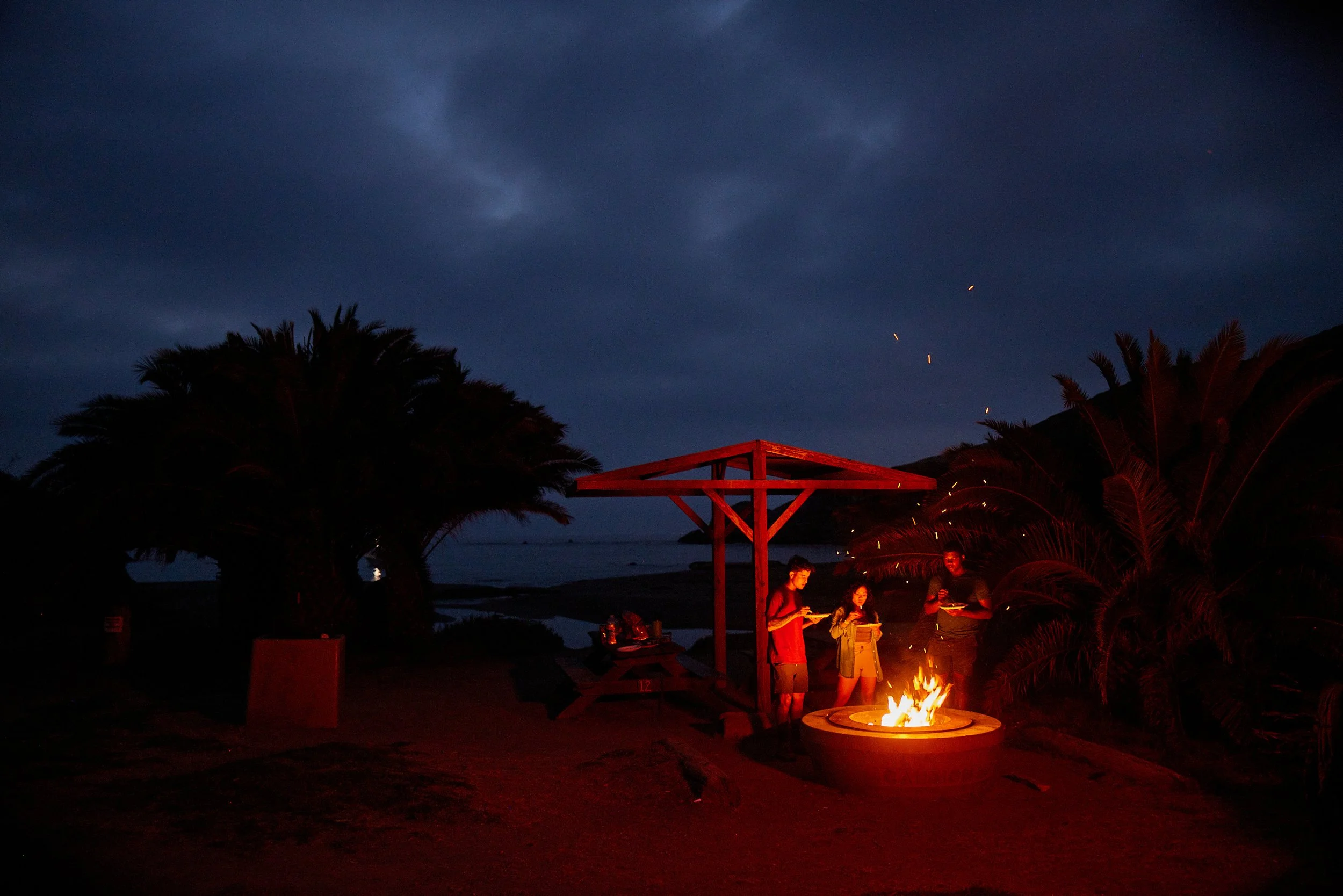 18_CAMPFIRE_DINNER_0108.jpg