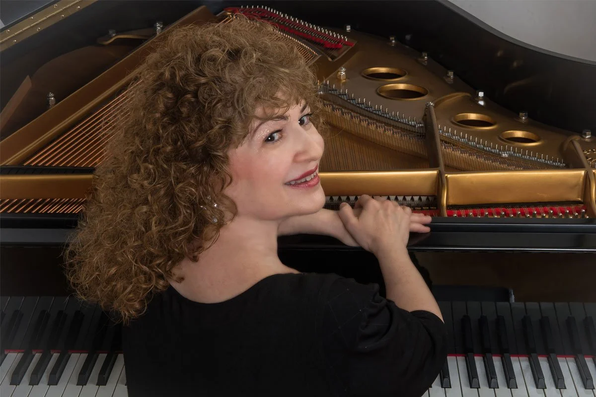 Diana Lopszyc interpreta a compositoras Argentinas